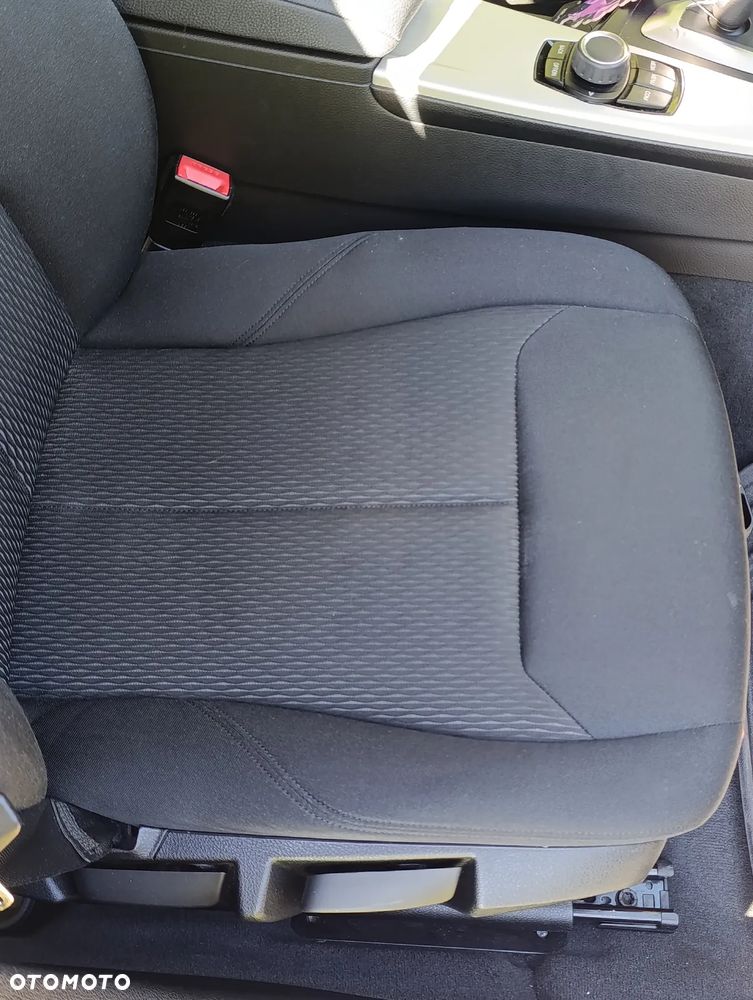 BMW Seria 3 318i - 13