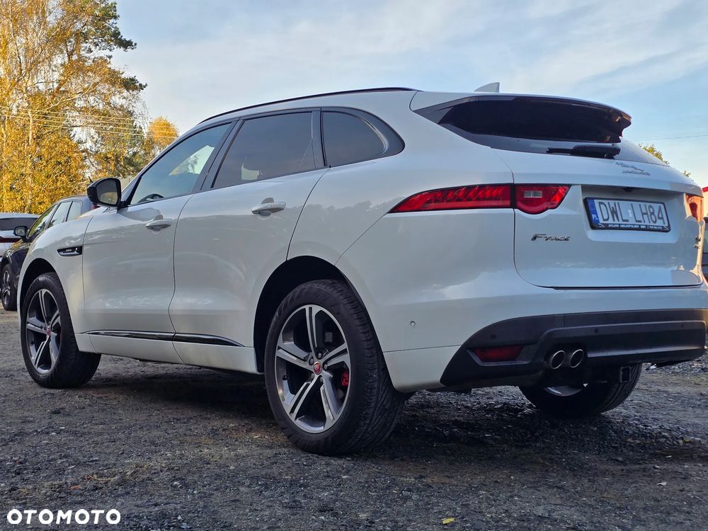 Jaguar F-Pace 20d AWD R-Sport - 16