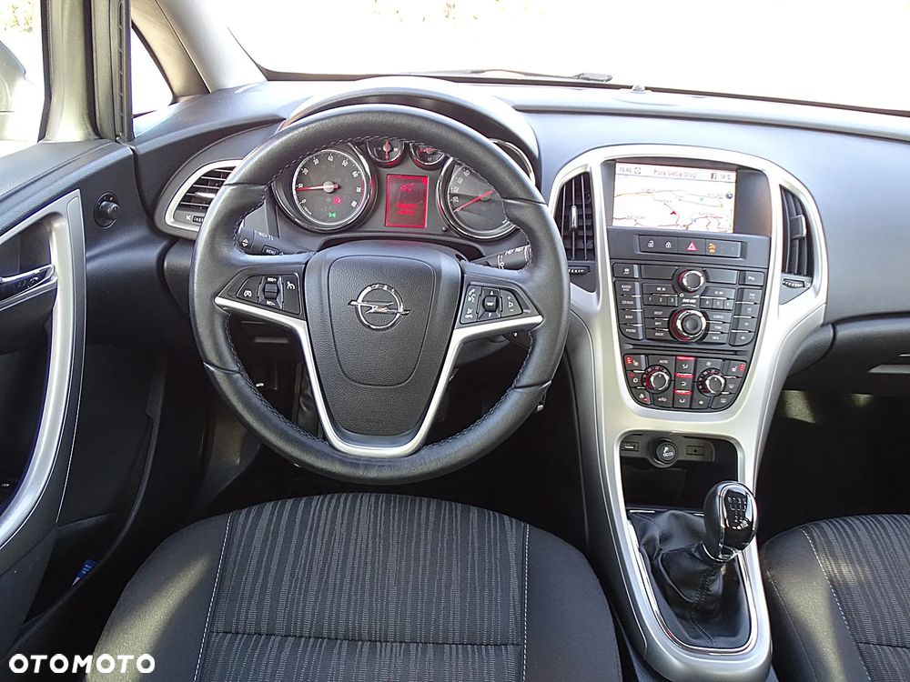 Opel Astra 1.4 Turbo Cosmo - 19