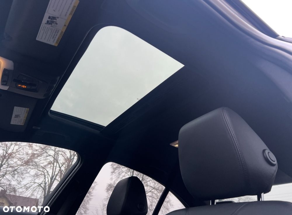 BMW Seria 3 335i Sport-Aut Luxury Line - 17