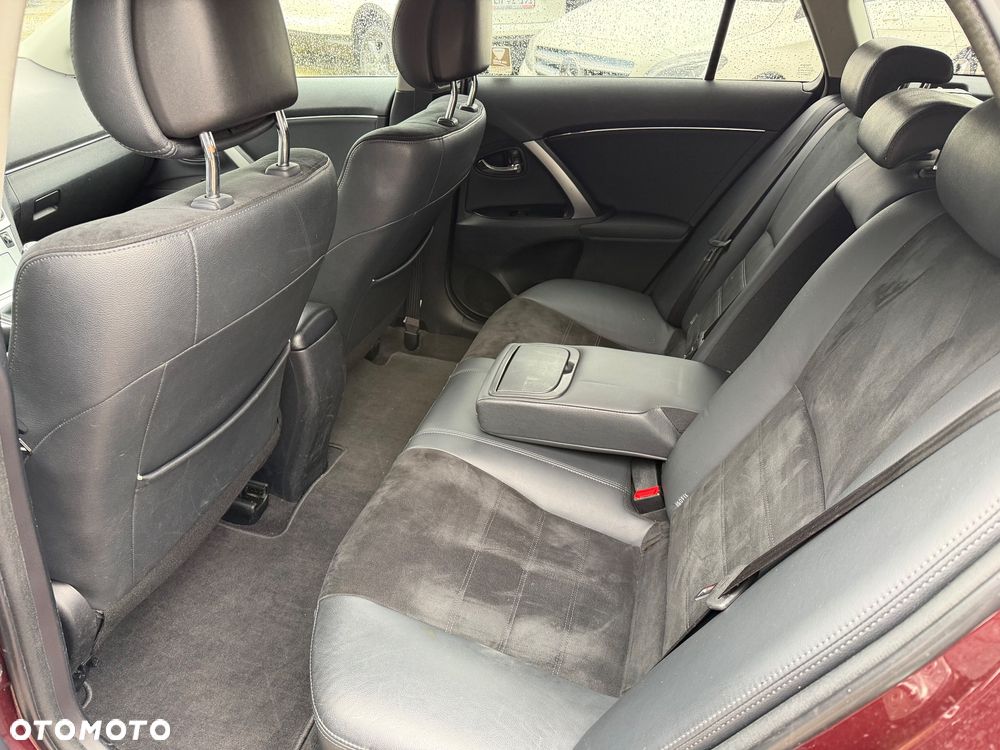 Toyota Avensis - 6