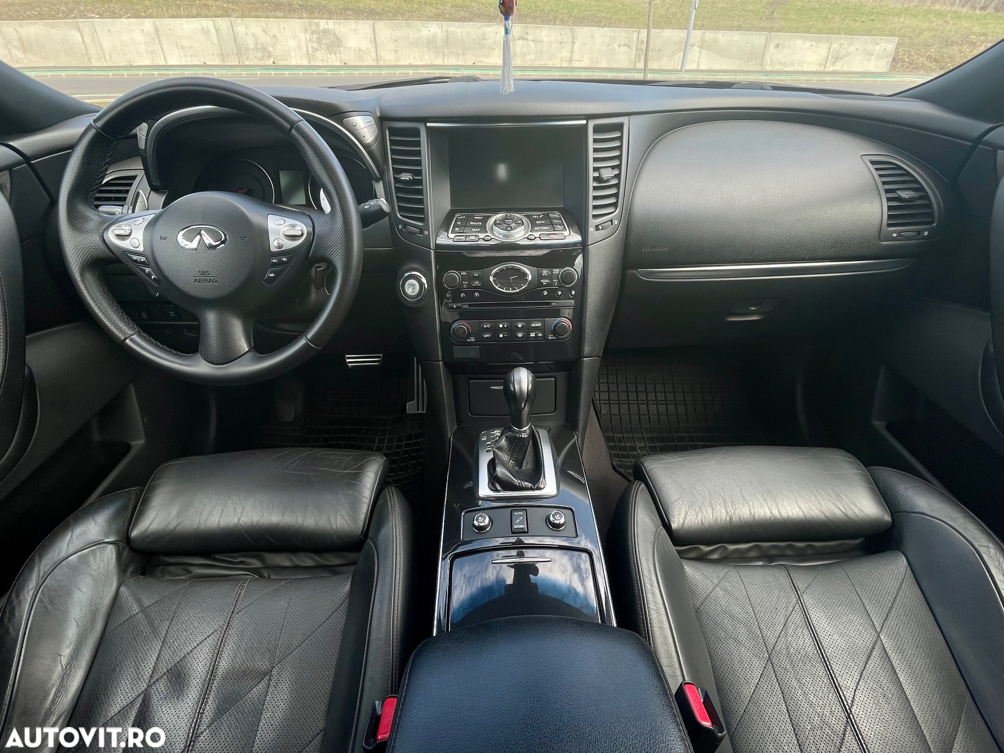Infiniti FX 30 FX30d 3.0d V6 S Premium AWD - 6