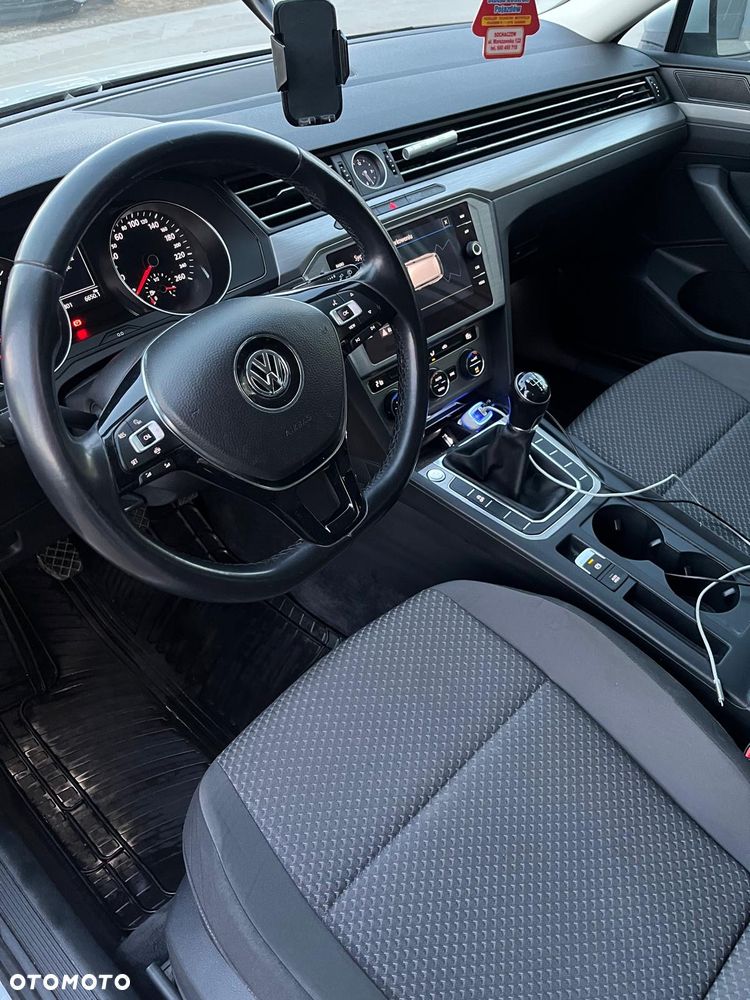 Volkswagen Passat - 7