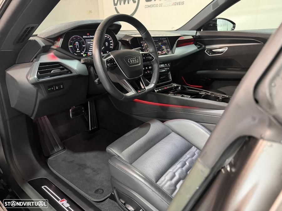 Audi RS e-tron GT quattro - 14