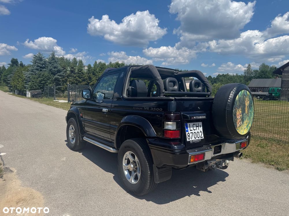 Mitsubishi Pajero Sport - 12