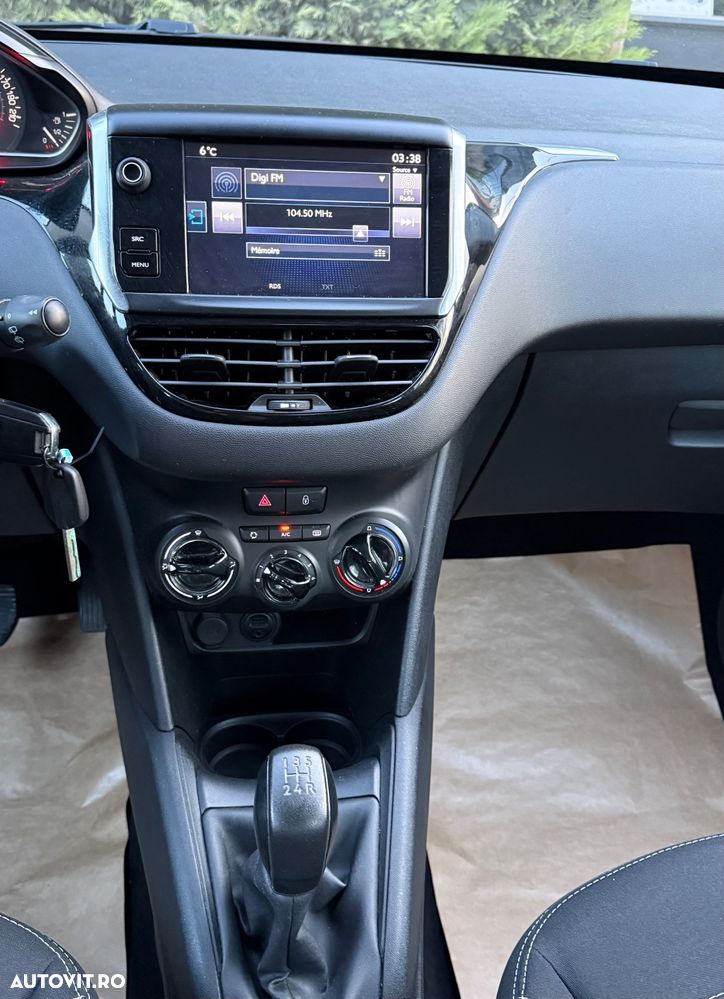 Peugeot 208 PureTech 110 Stop & Start Allure - 38