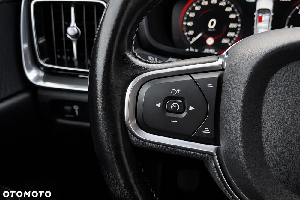 Volvo V60 D3 Momentum - 19