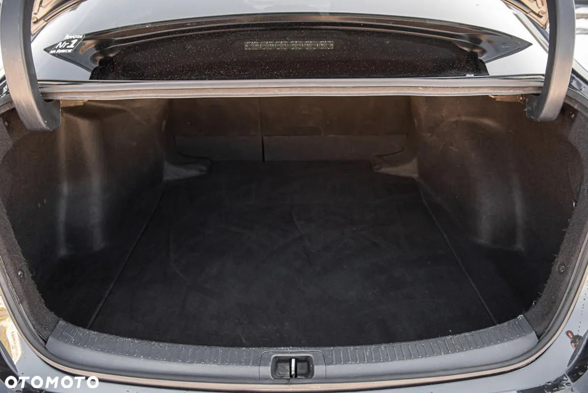Toyota Corolla 1.8 Hybrid Executive - 27