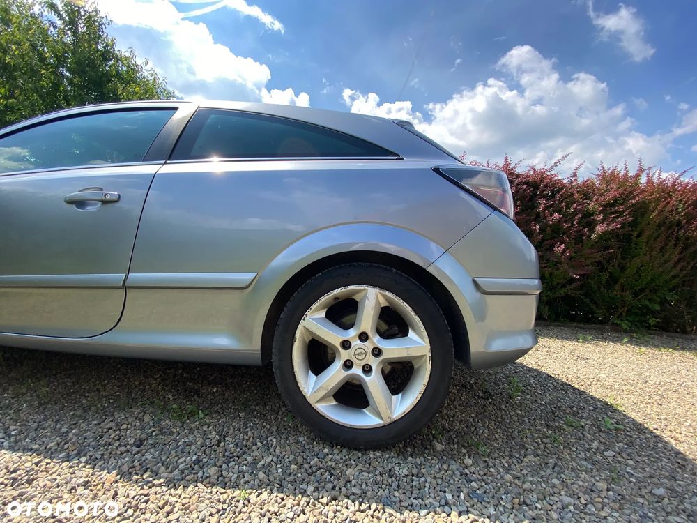 Opel Astra 1.9 CDTI DPF Cosmo - 17