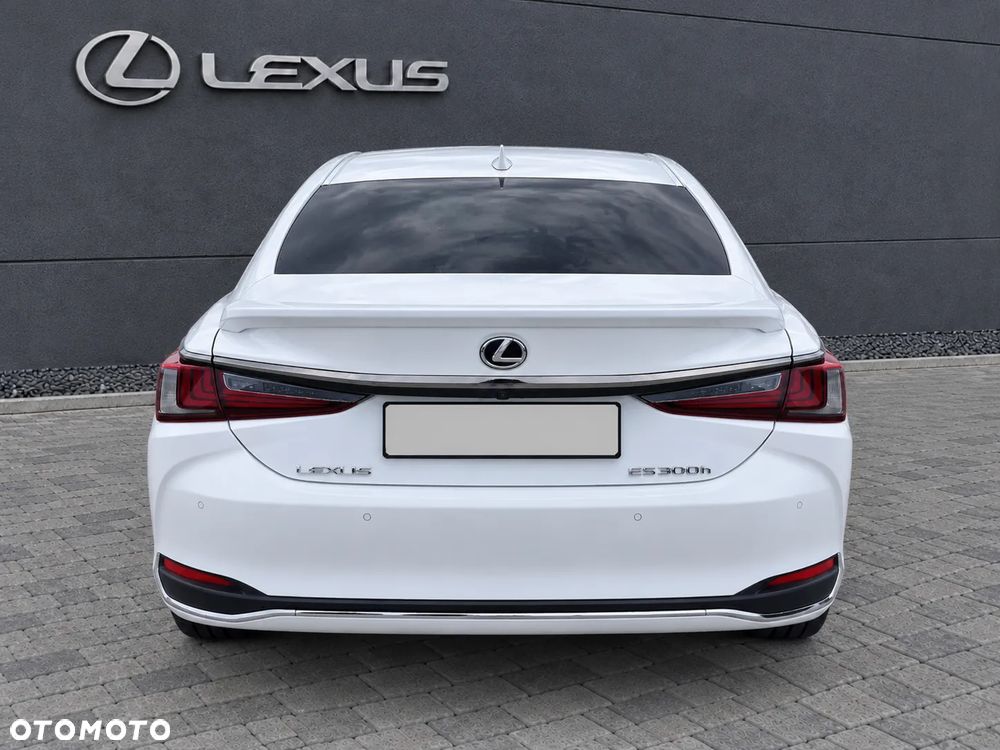 Lexus ES - 5