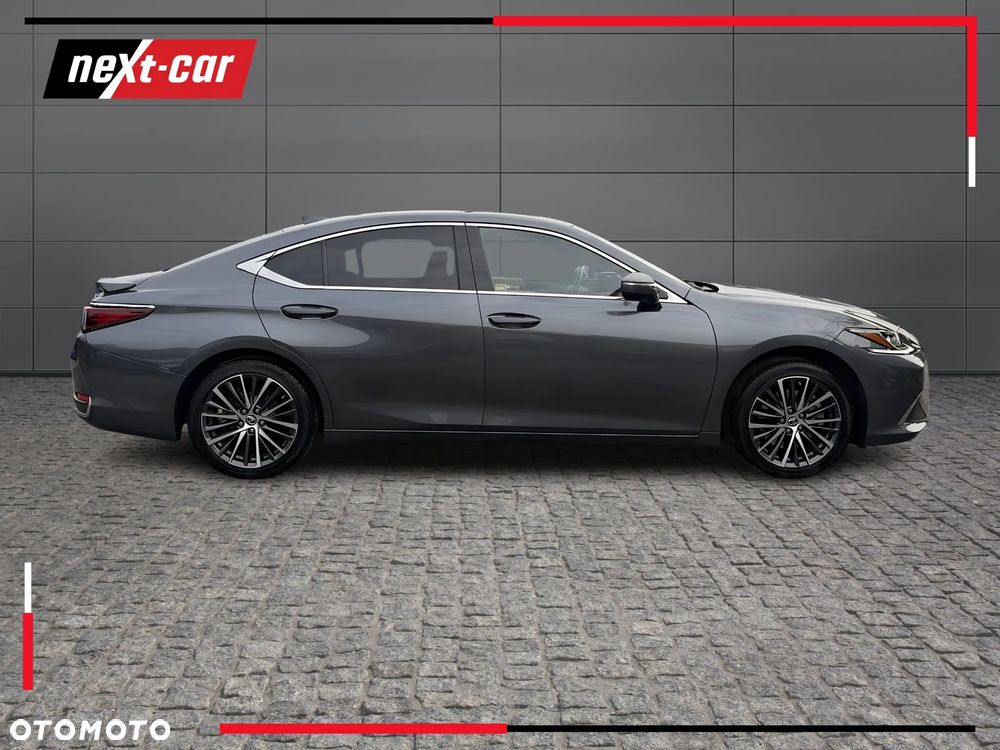 Lexus ES 300h Business Edition - 6