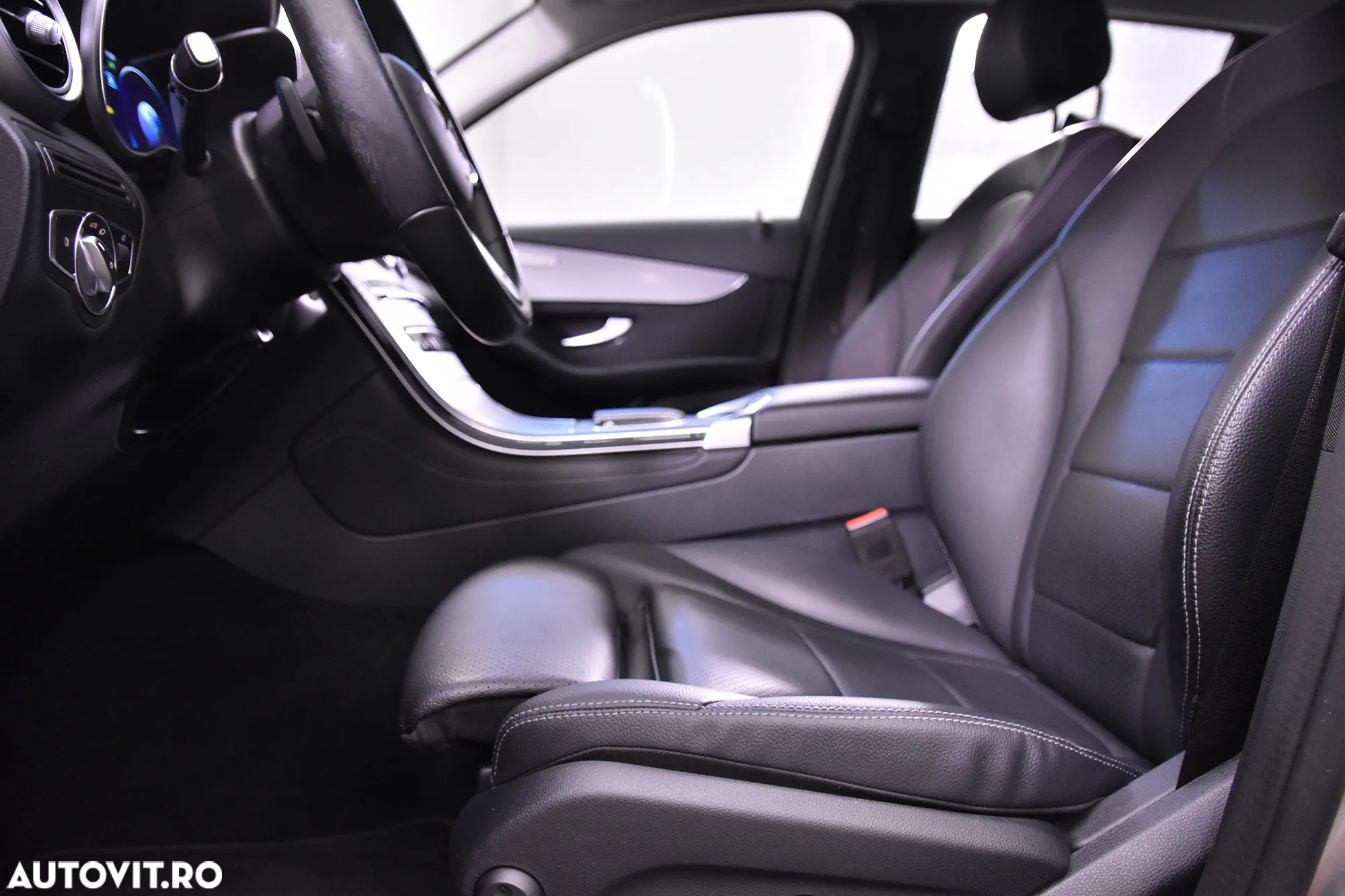 Mercedes-Benz GLC 220 d 4MATIC - 23