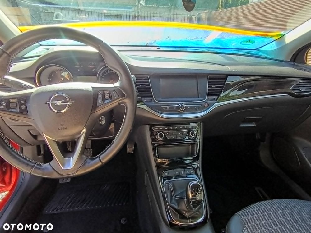 Opel Astra 1.2 T Business Elegance S&S - 10