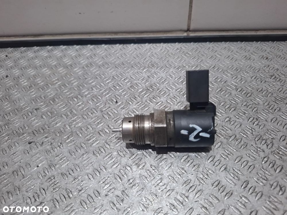 Regulator Czujnik ciśnienia paliwa Ford Transit MK8 Eco blue 2021 rok - 2