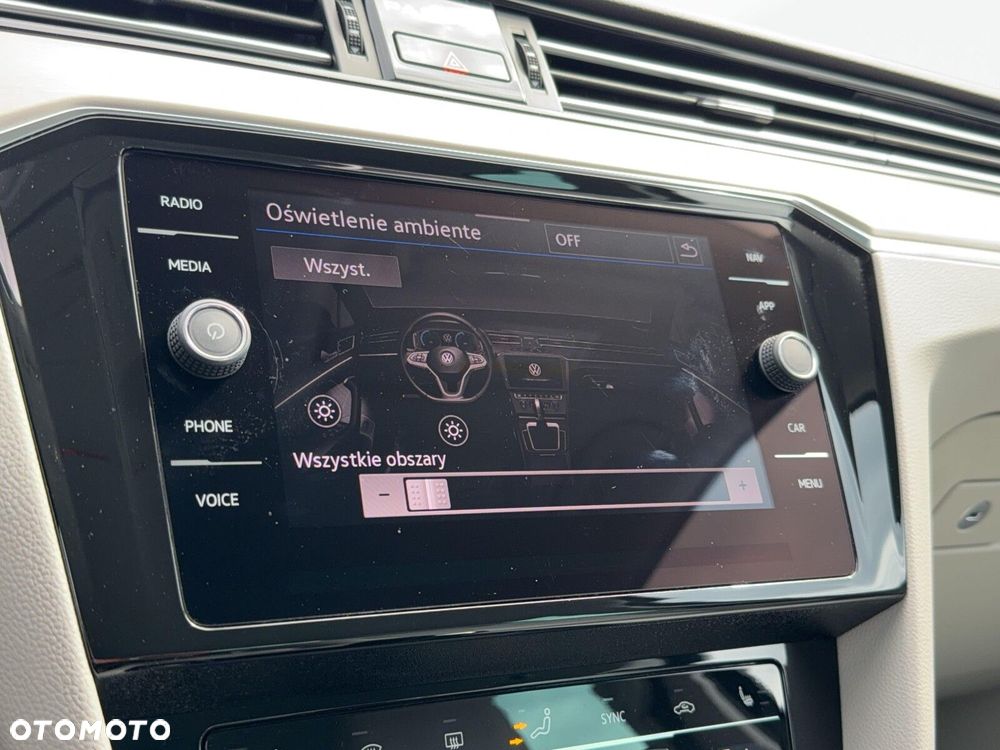 Volkswagen Passat 2.0 TSI Elegance DSG - 28