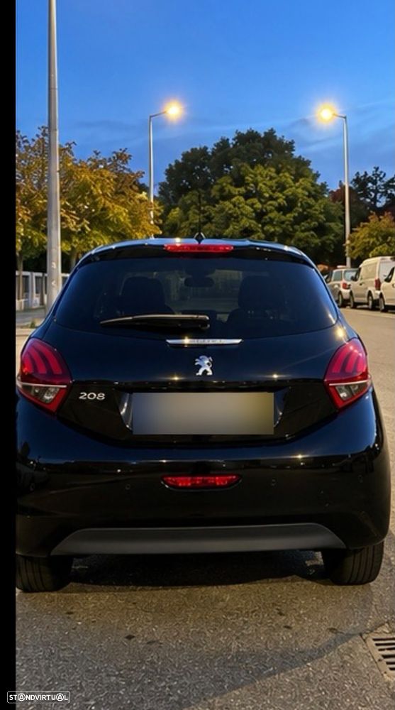 Peugeot 208 1.2 PureTech Signature - 4