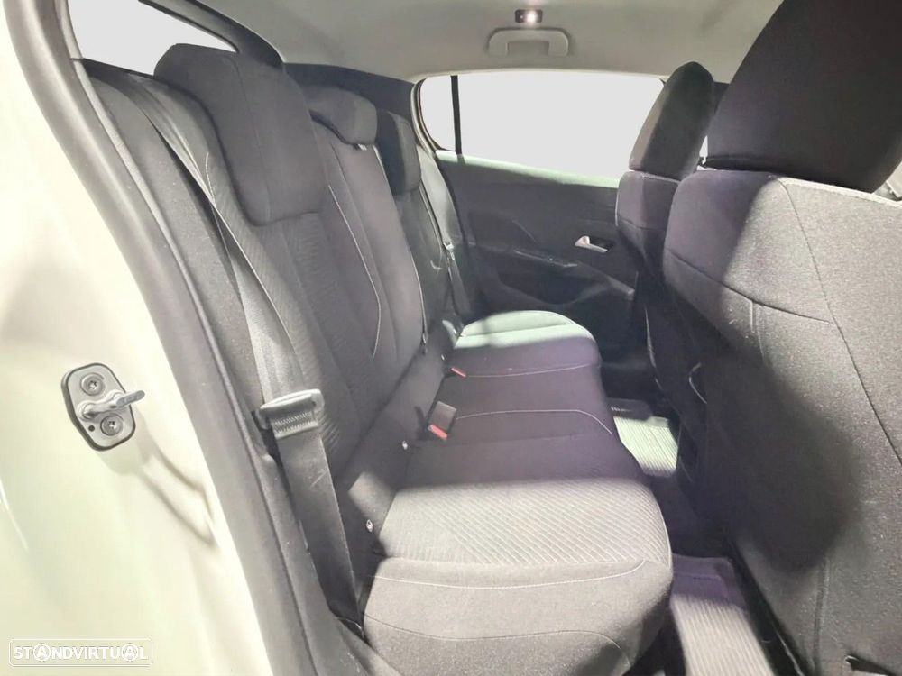 Peugeot 308 PureTech 130 EAT8 Active Pack — fotografia 14