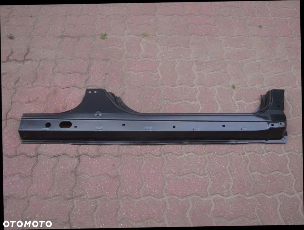 HONDA CIVIC UFO 2006-2012 5D Słupek próg poszycie bok PRAWY - 1