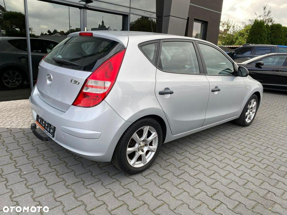 Hyundai i30 1.4 Classic + - 4