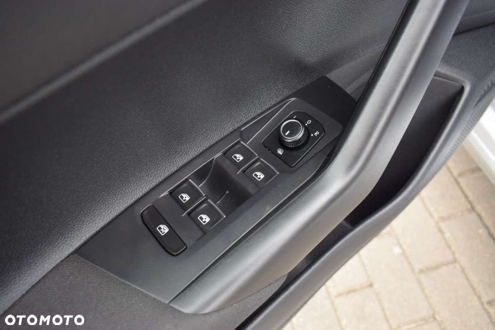 Volkswagen Polo - 17