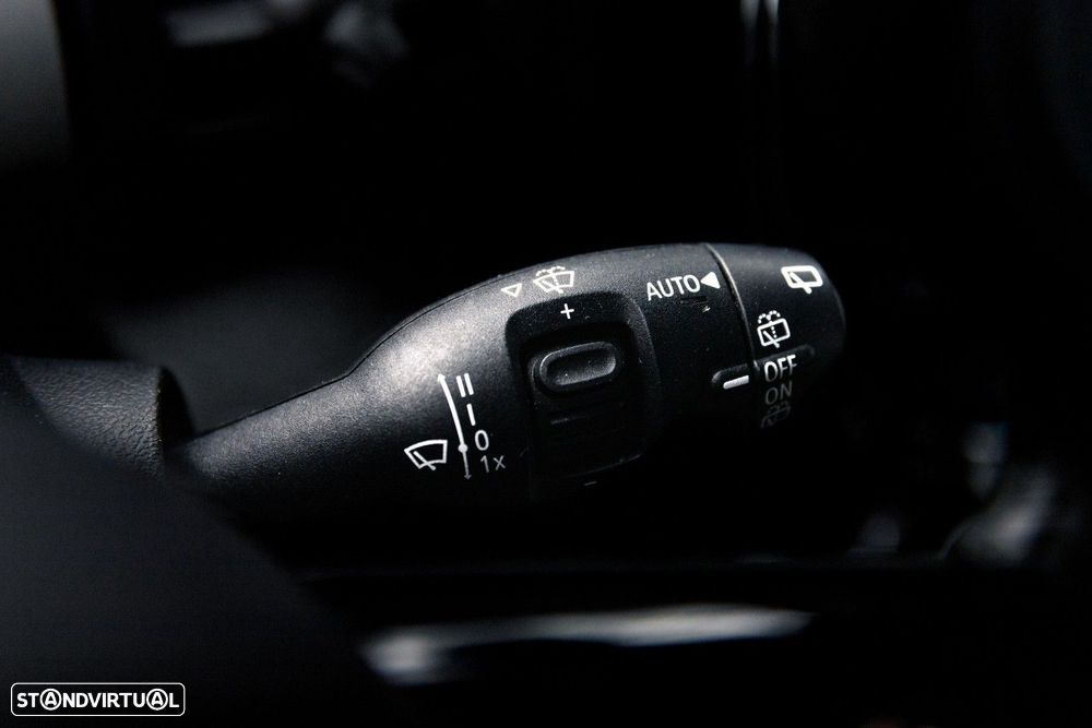 MINI 5 Portas Cooper D Auto - 30