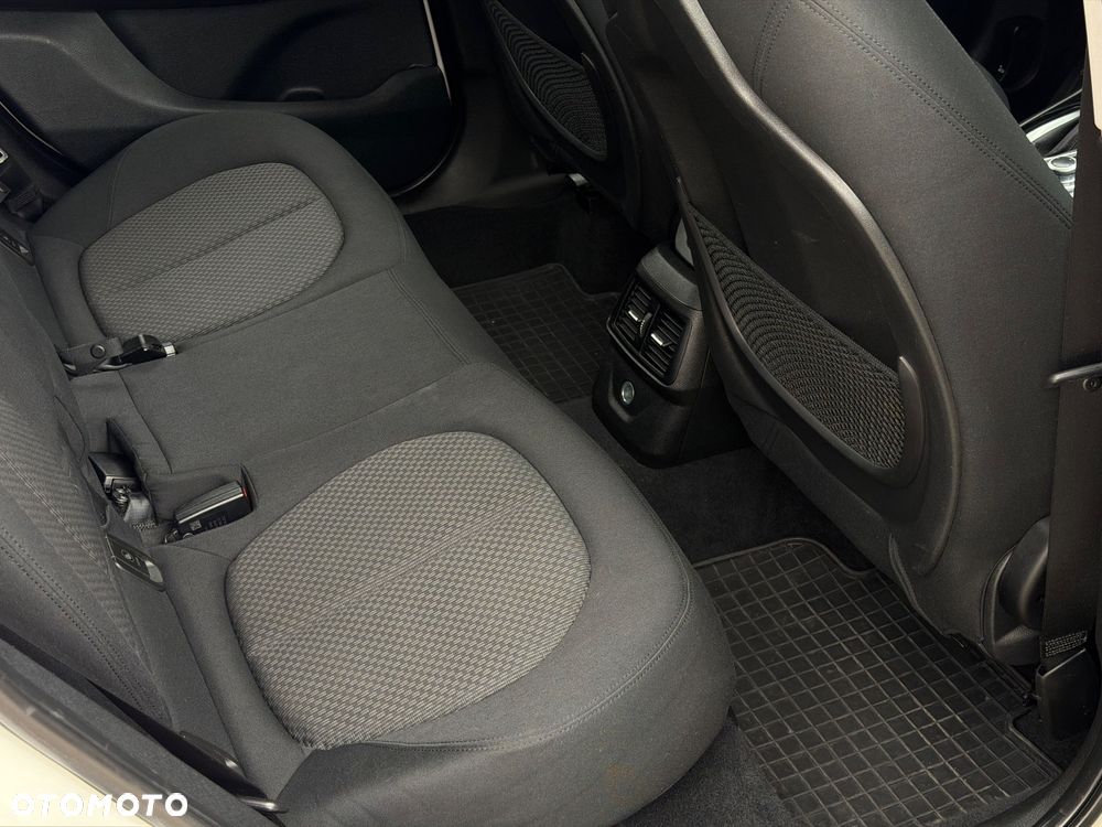 BMW Seria 2 218d - 20