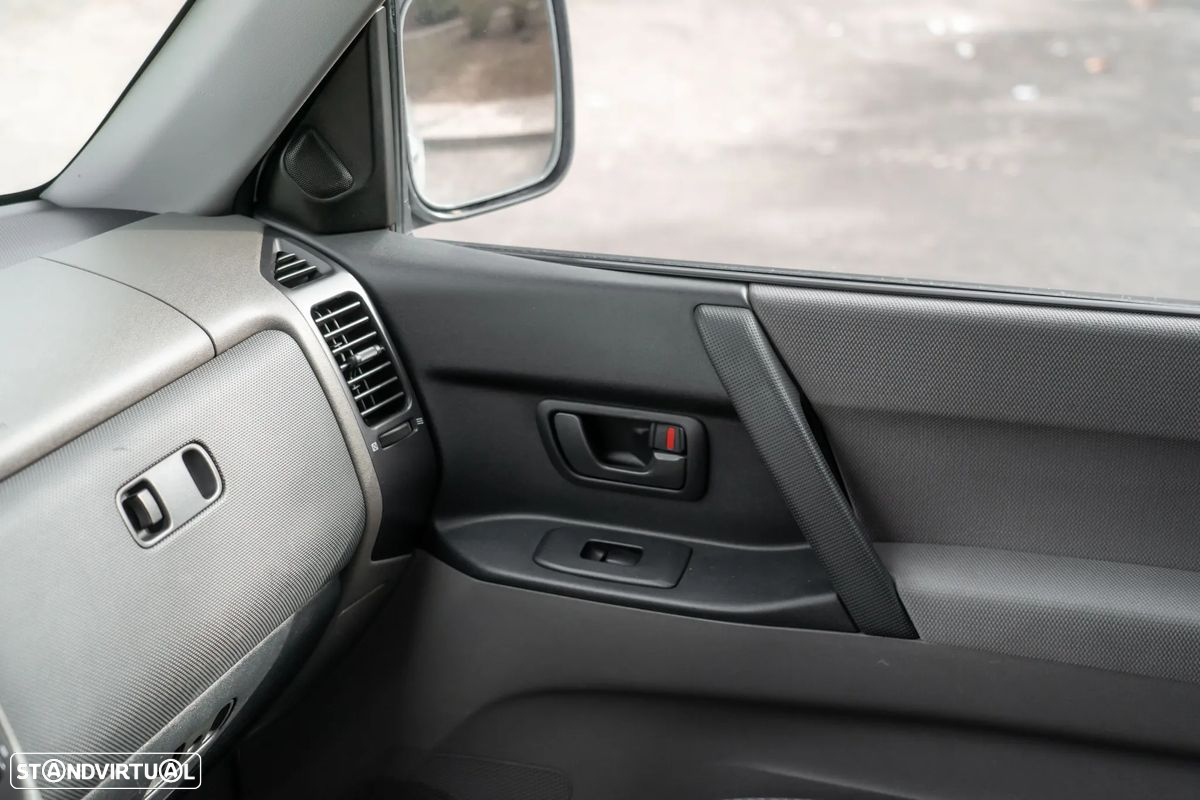 Mitsubishi Pajero 3.2 DI-D GLS ABS+CA - 18