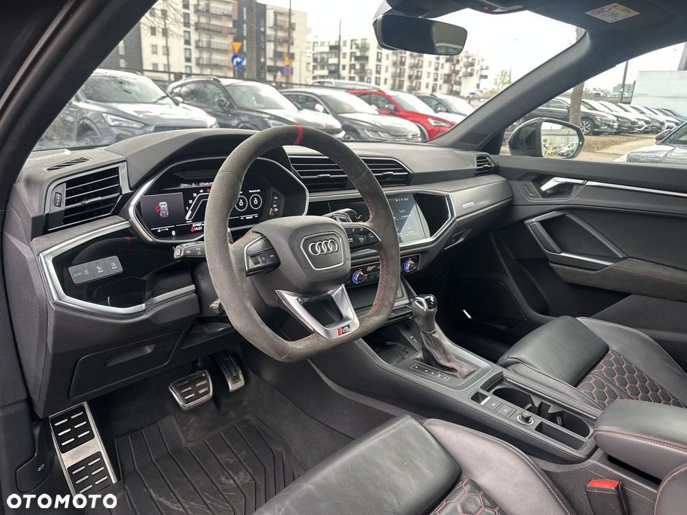 Audi Q3 RS S tronic - 11