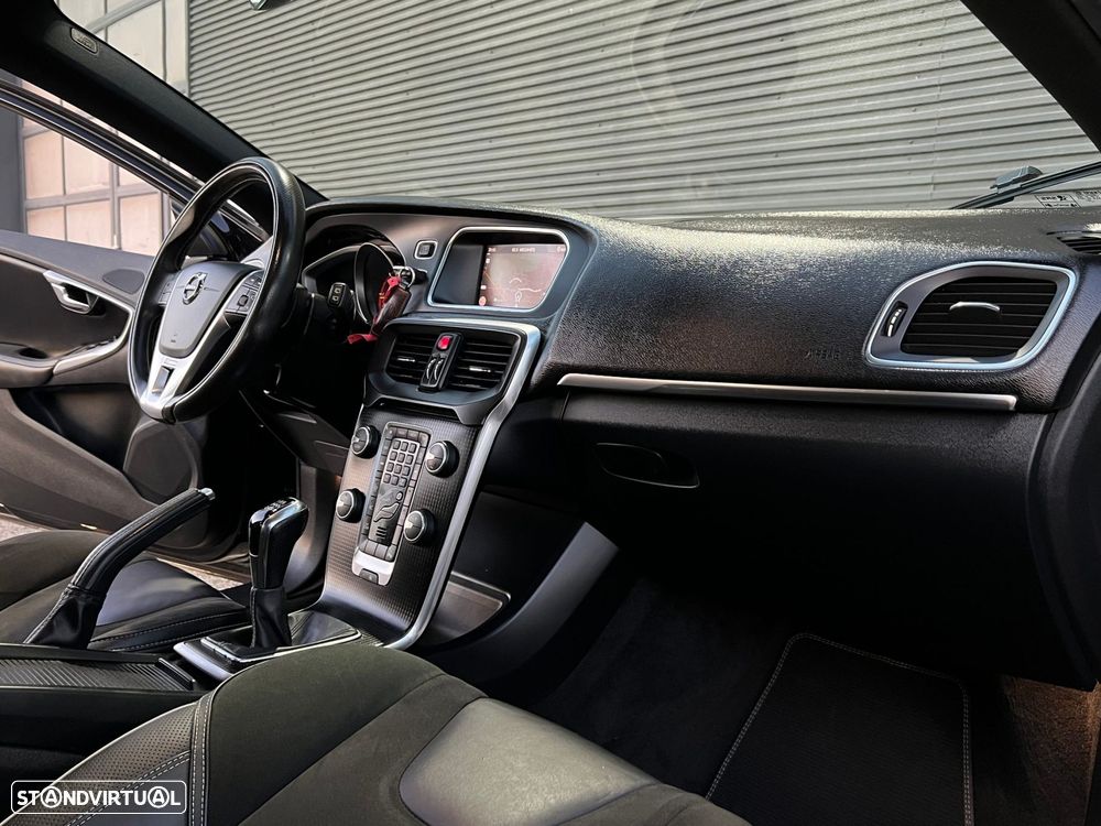 Volvo V40 2.0 D2 R-Design - 31