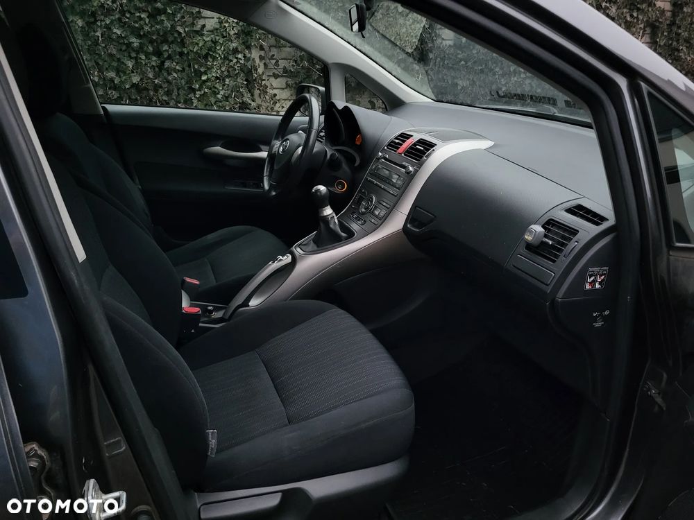 Toyota Auris 1.4 VVT-i - 9