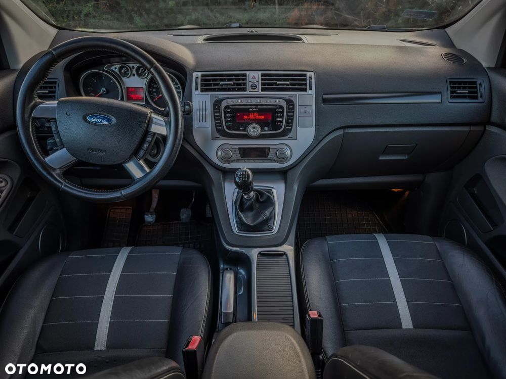 Ford Kuga - 10