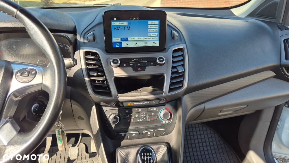 Ford Tourneo Connect Grand - 24