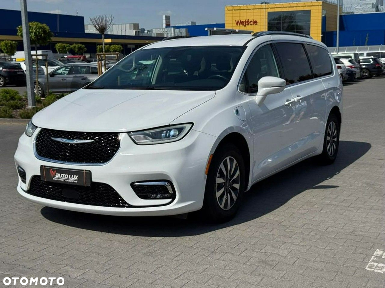 Chrysler Pacifica - 32