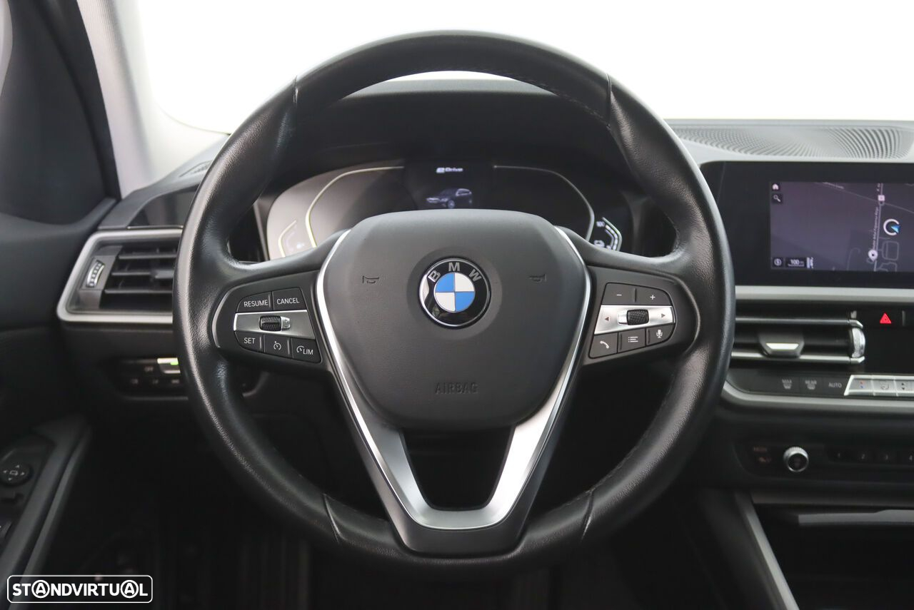 BMW 330 e Touring Corporate Edition Auto - 10