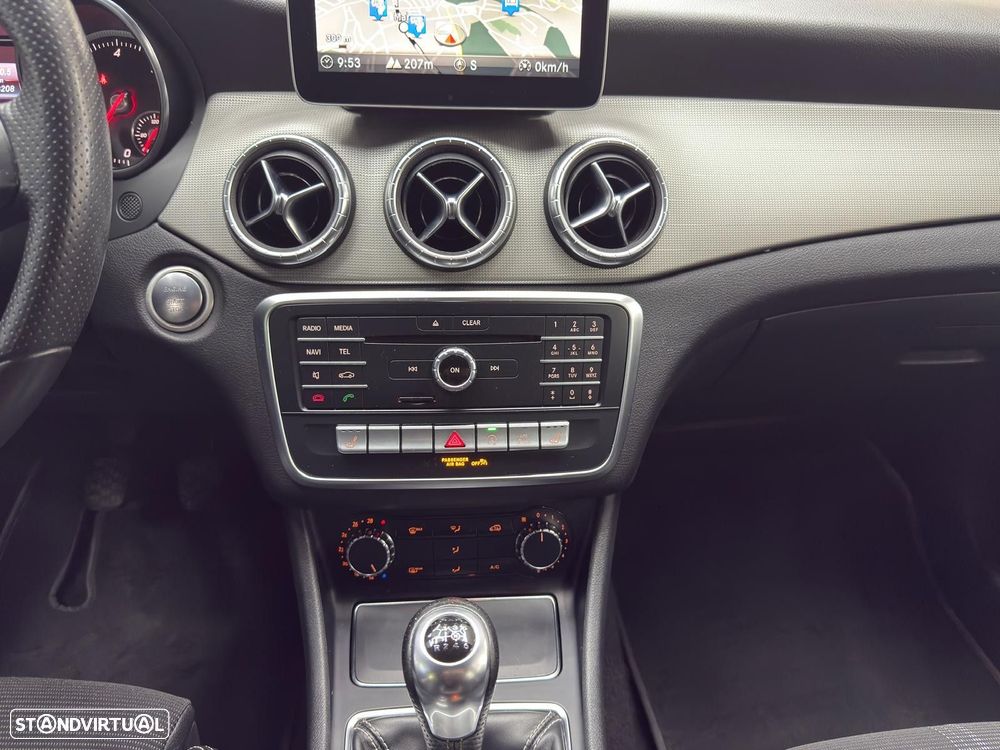 Mercedes-Benz CLA 180 d Shooting Brake Urban - 22