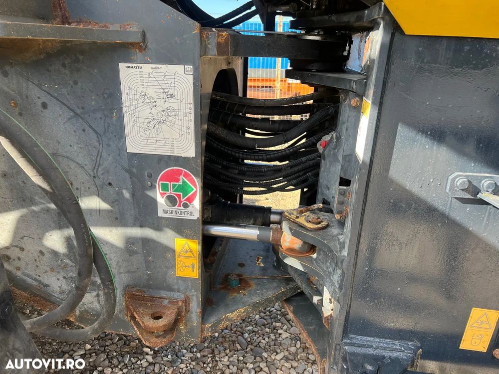 Komatsu WA380 - 11