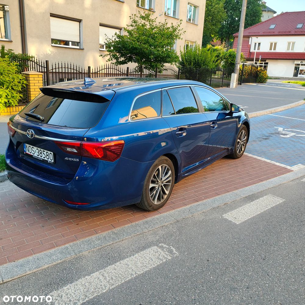 Toyota Avensis 1.8 Premium MS - 7
