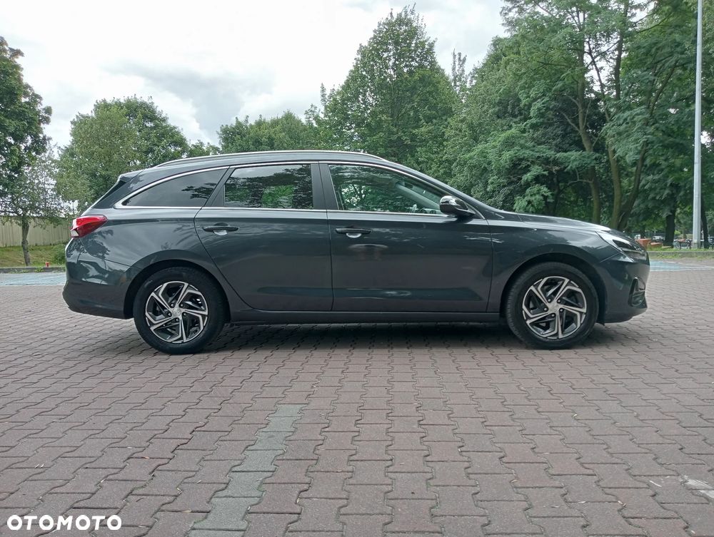 Hyundai i30 1.5 DPI Smart - 11