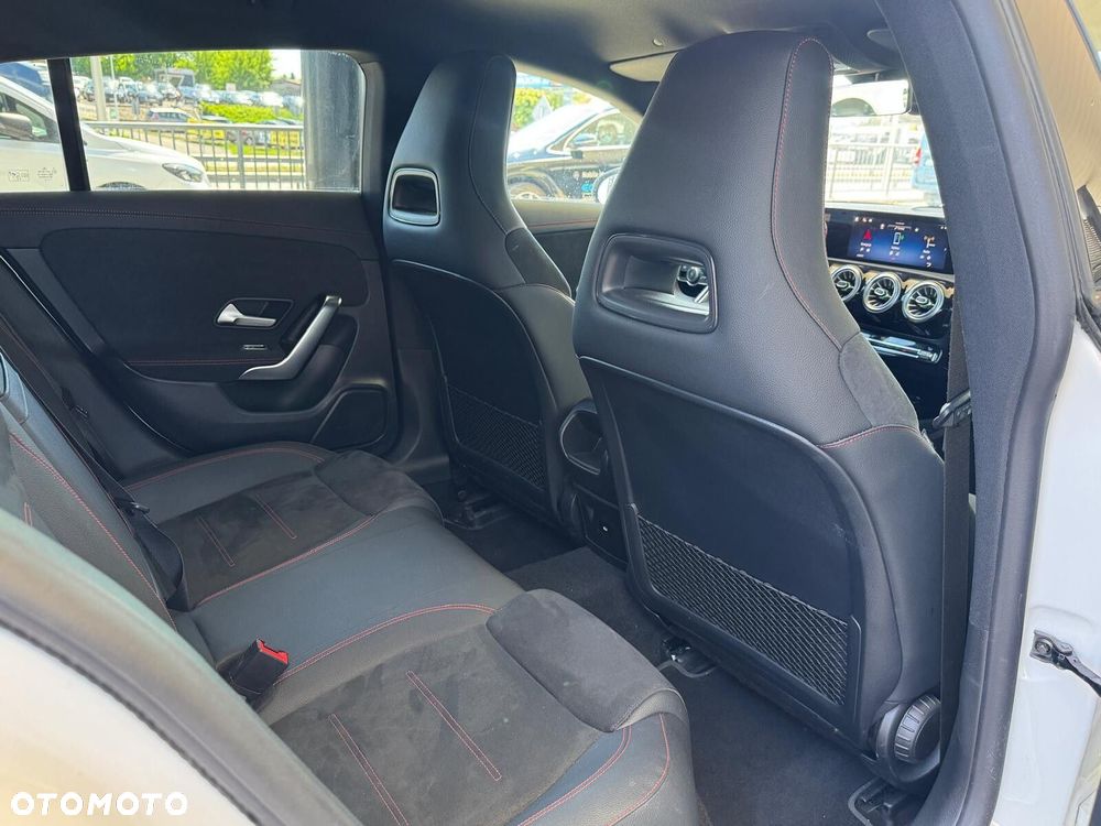 Mercedes-Benz CLA - 18