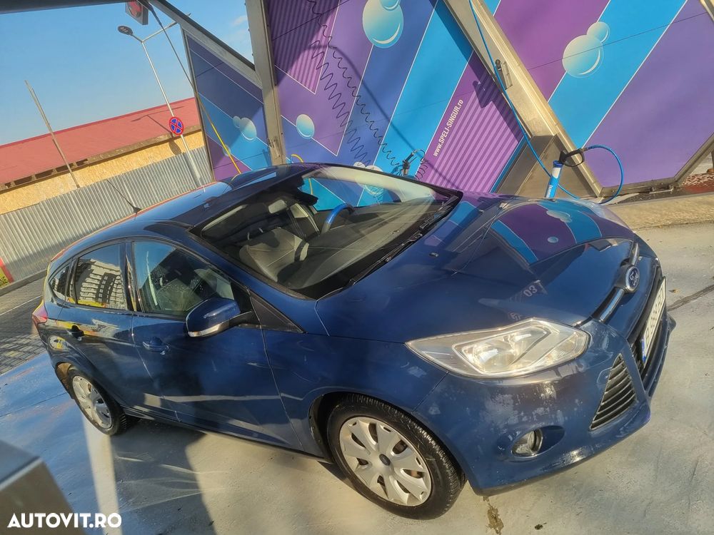 Ford Focus 1.6 TDCI DPF Ambiente - 3