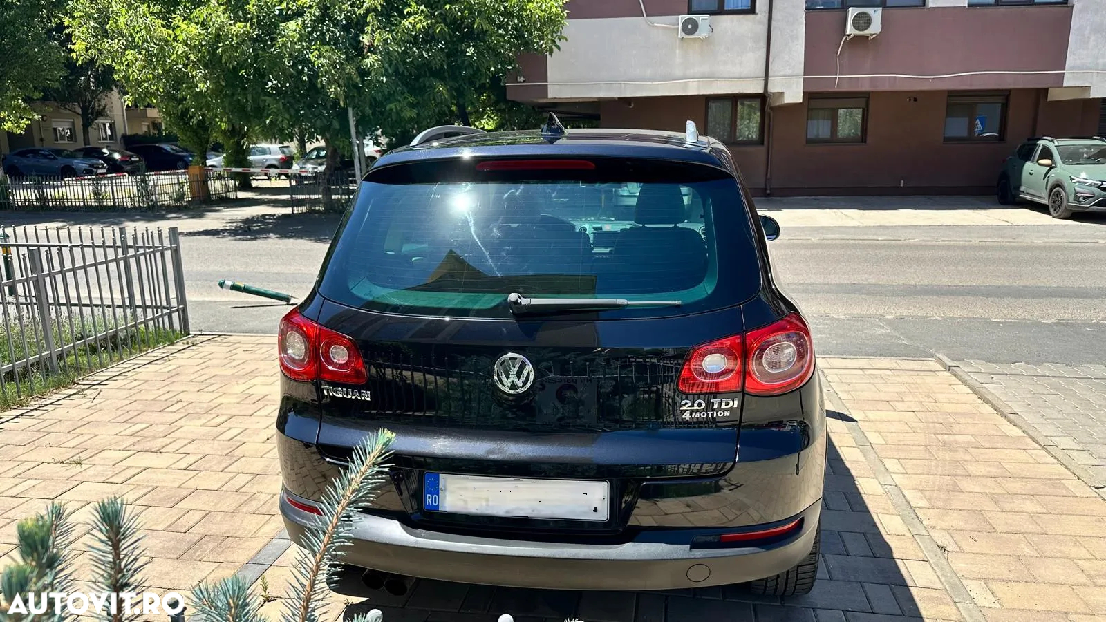 Volkswagen Tiguan 2.0 TDI 4Motion DSG Sport & Style - 4
