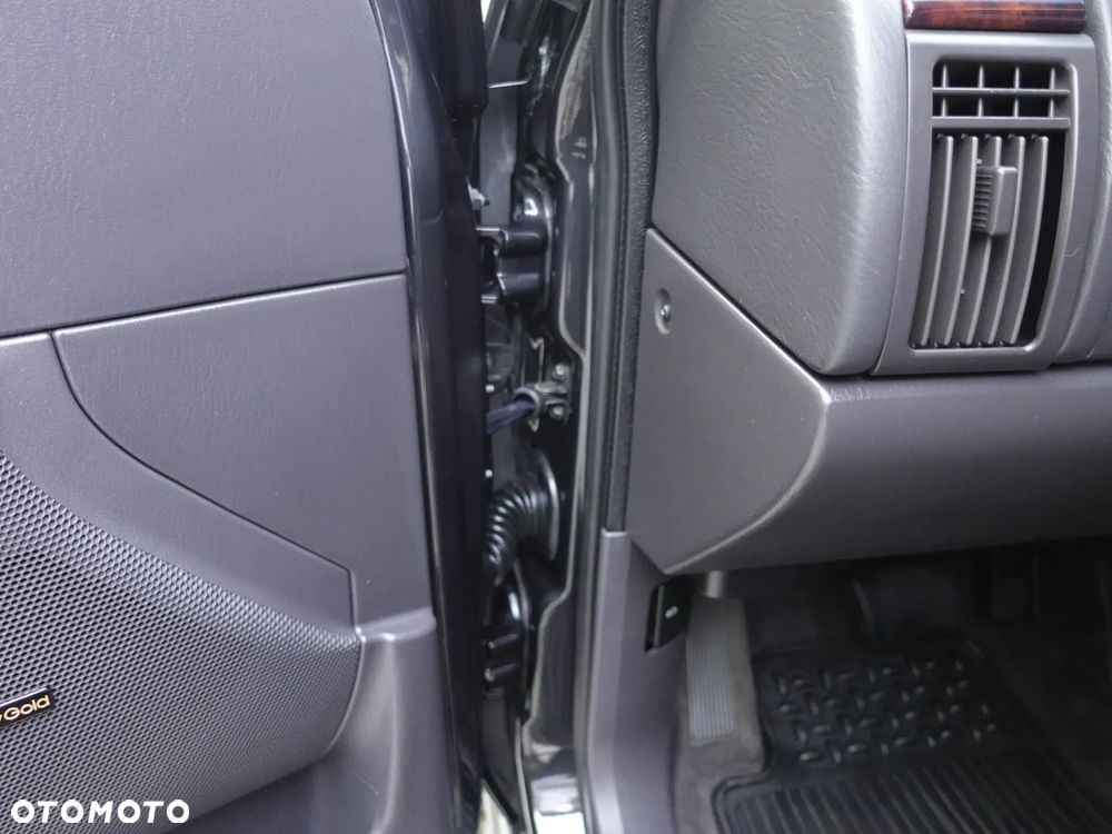 Jeep Grand Cherokee - 28