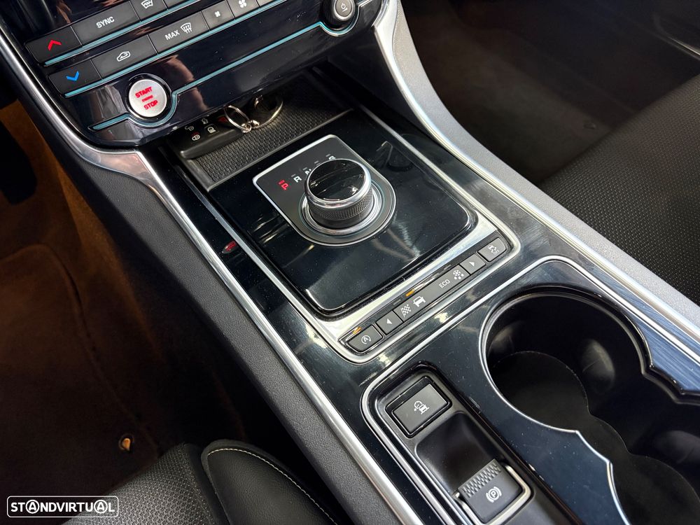 Jaguar XE 20d Aut. R-Sport - 13