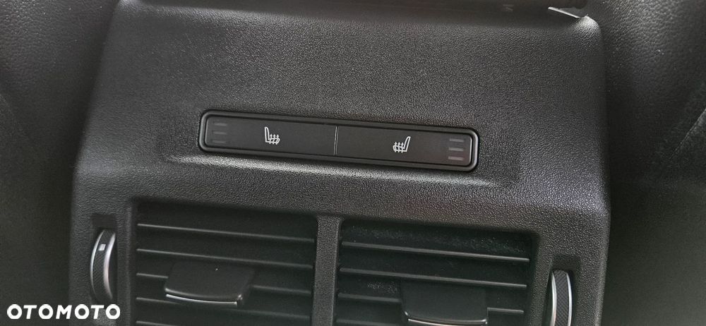 Land Rover Discovery Sport TD4 HSE Luxury - 13