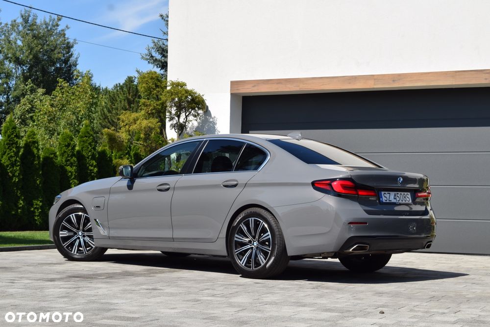 BMW Seria 5 530e Luxury Line sport - 14