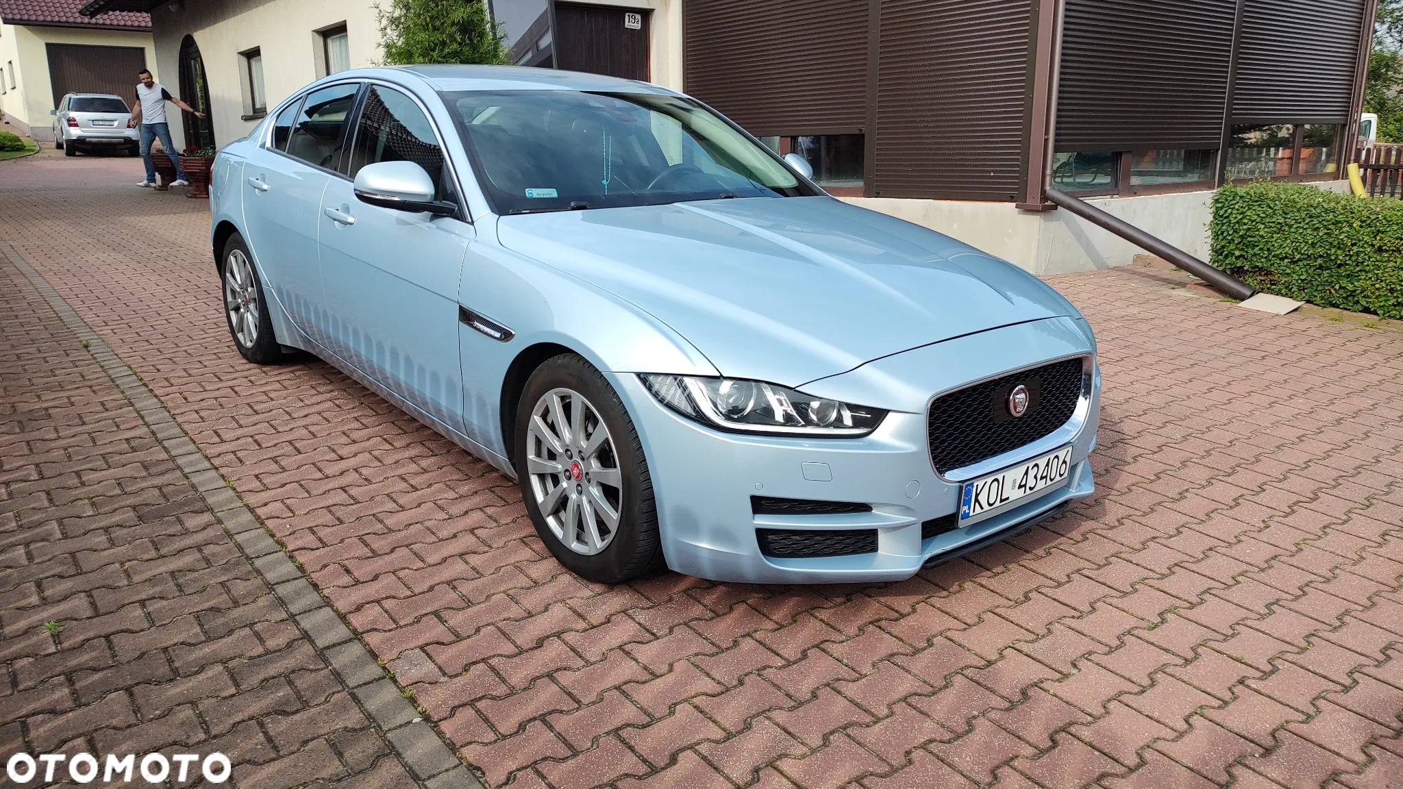 Jaguar XE - 3