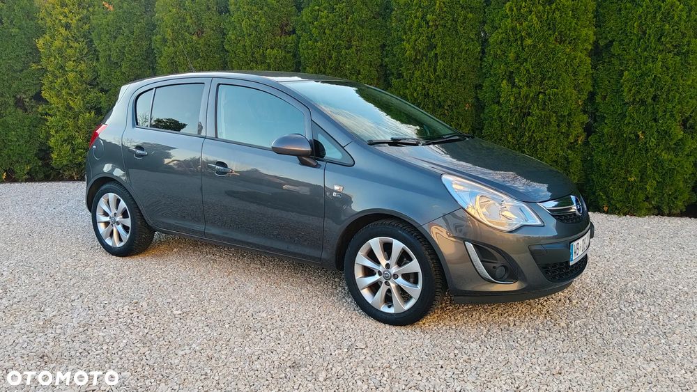 Opel Corsa 1.2 16V Cosmo - 1
