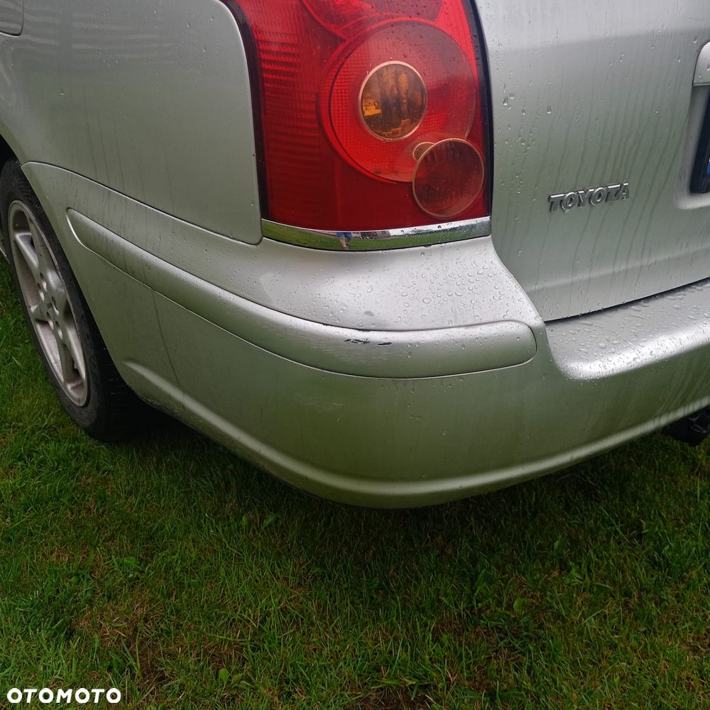 Toyota Avensis 1.8 VVT-i - 11