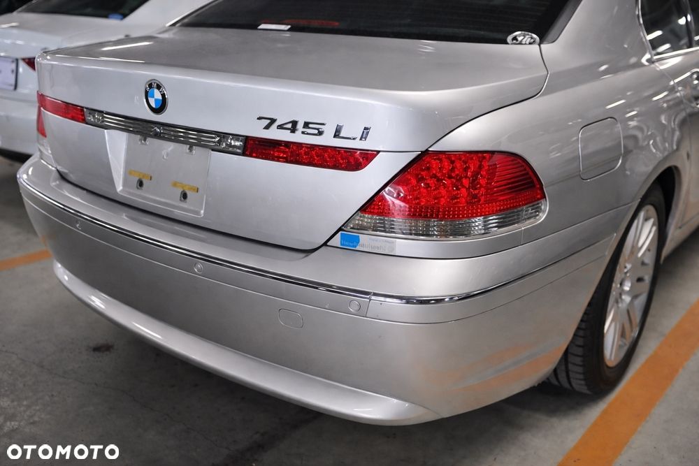 BMW Seria 7 745Li - 6