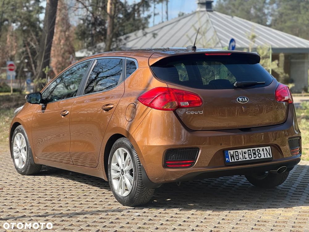 Kia Ceed 1.6 GDI Business Line - 12